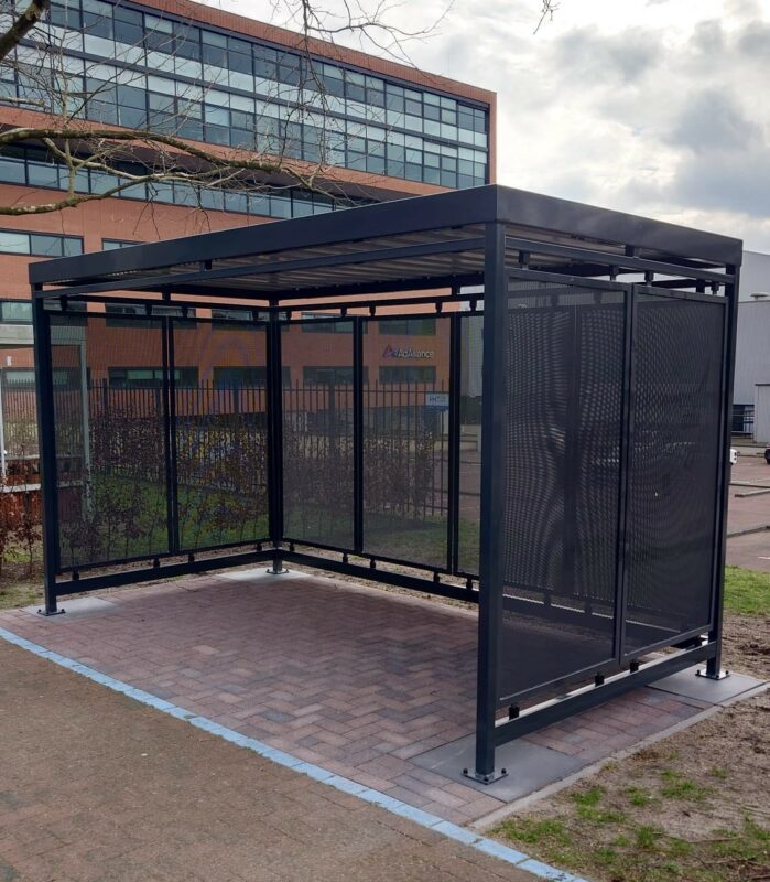 Leuke projecten afgerond 4 Roverkapping met stalen wanden